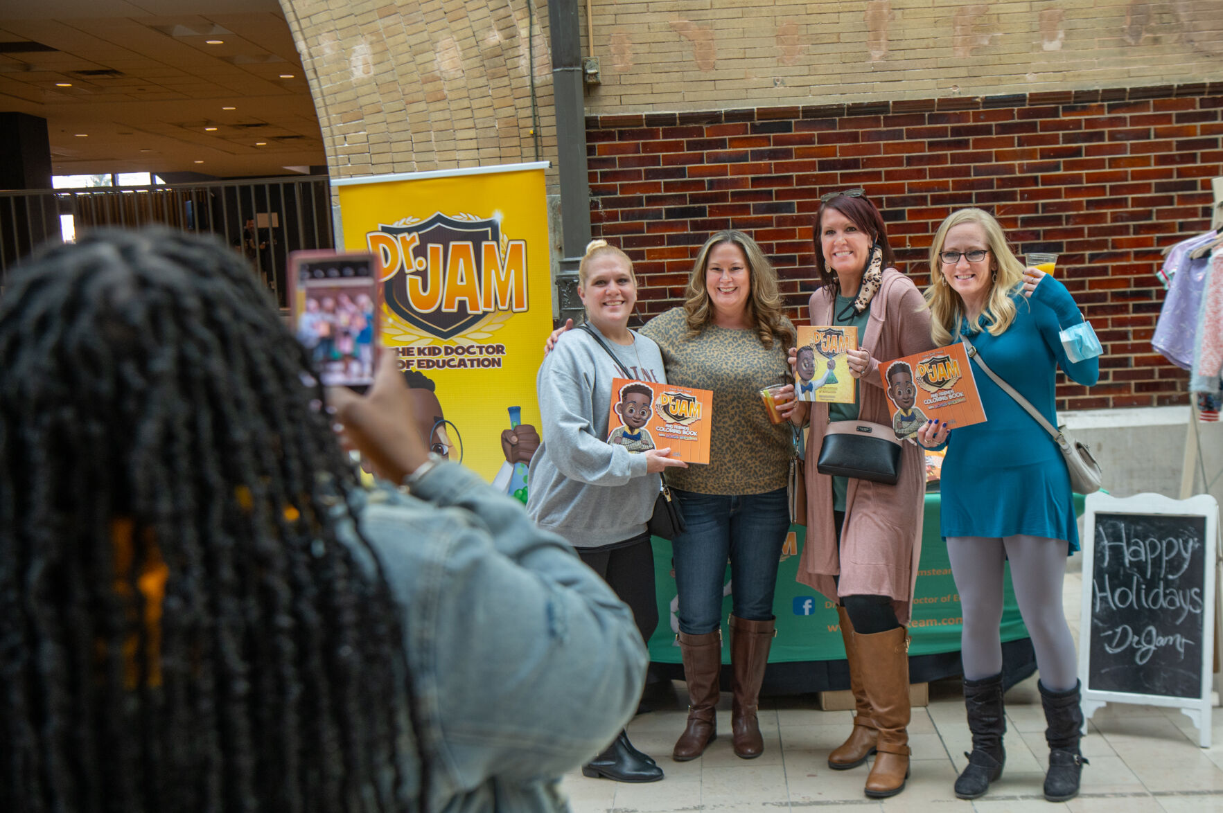 Holiday Pop & Shop at Union Station